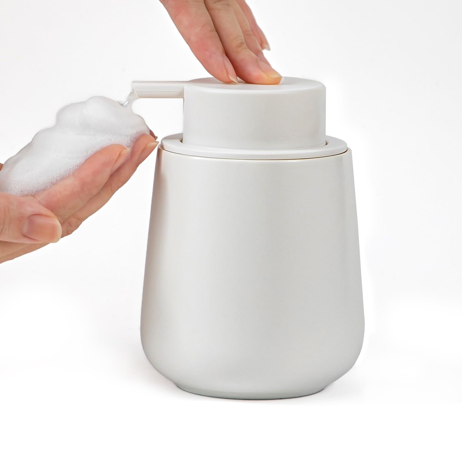 Agyiuns ホワイトソープディスペンサー セラミック泡ソープディスペンサー 押しやすいポンプ付き バスルーム用 12オンス 詰め替え可能 液体ハンドソープディスペンサー ハンドサニタイザー ローション用 ホワイトフォームディスペンサー